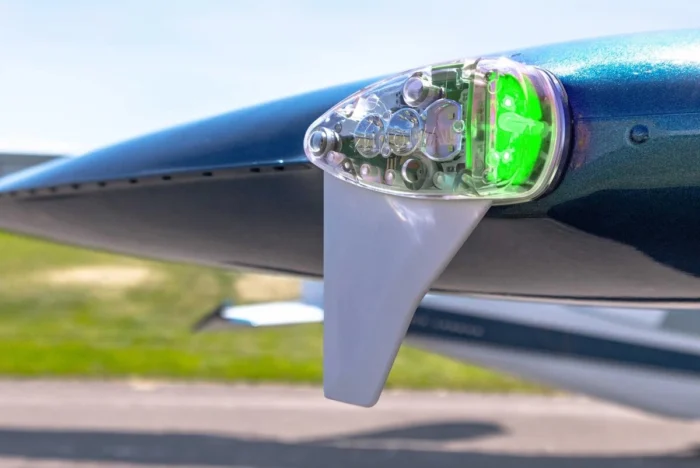 uAvionix skySensor wingtip mounted on Cessna